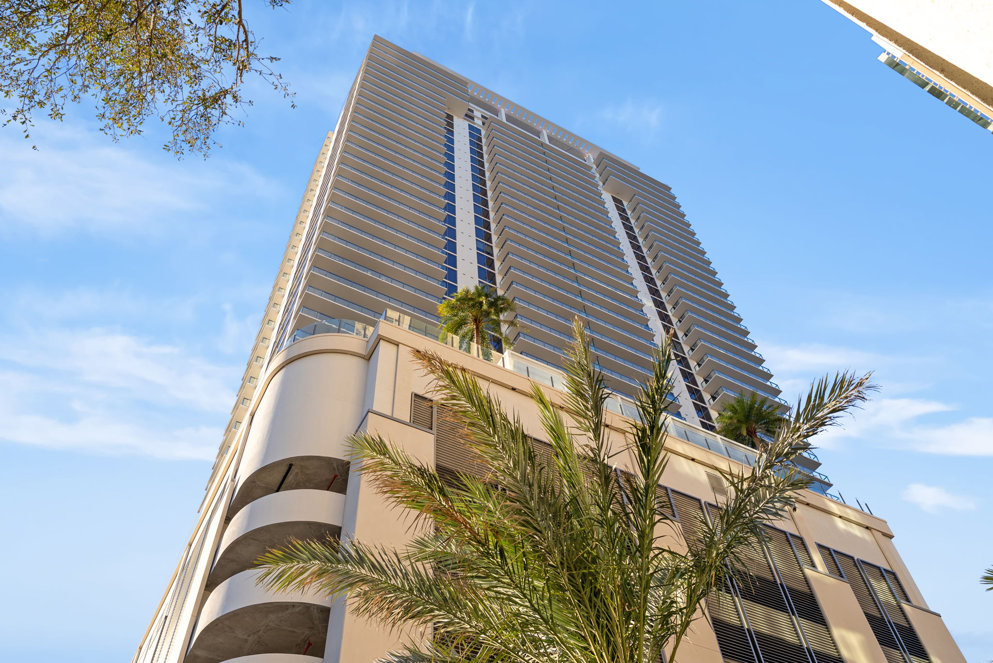 3-web-or-mls-Art House (2)